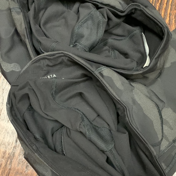 Athleta Rainier Reflective Tights Size S Camo Lux Reflective Black - Picture 10 of 12
